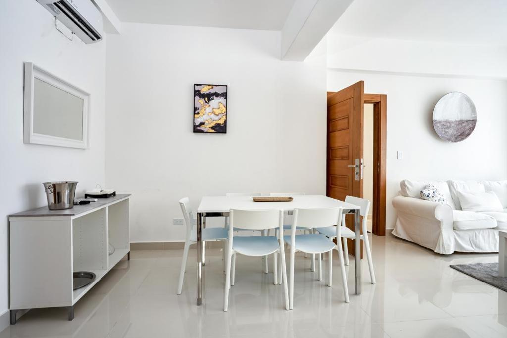 Escape Apartments, Balcony, Pool & Gym In La Julia Santo Domingo Dış mekan fotoğraf